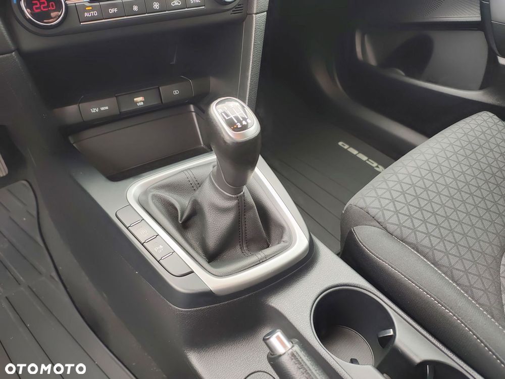 Kia XCeed 1.4 T-GDI M - 15