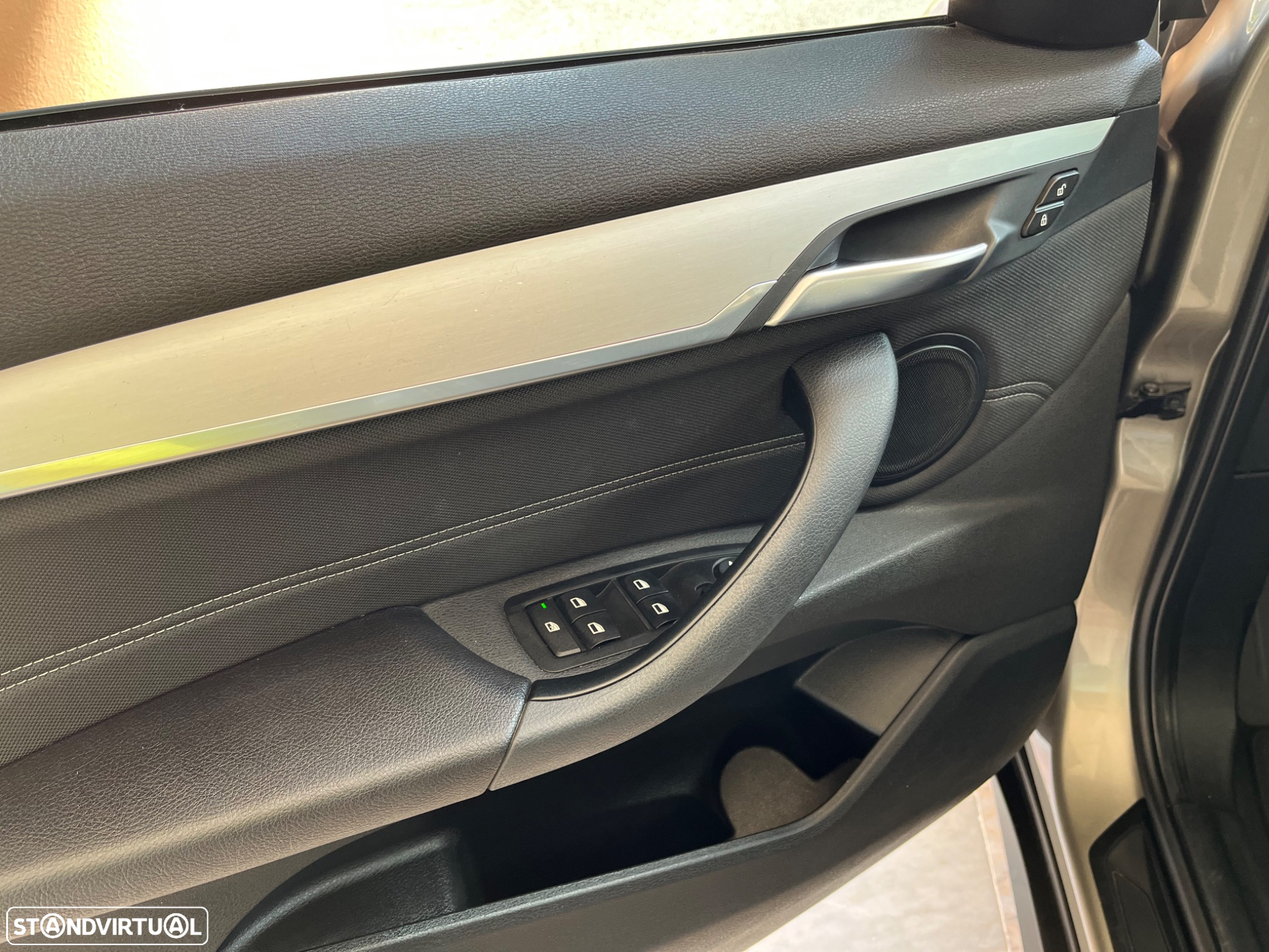 BMW X1 16 d sDrive Line Sport - 24
