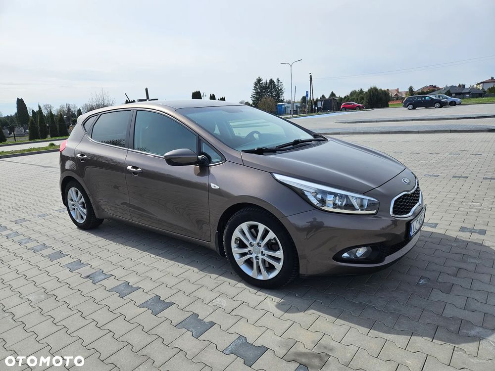 Kia Ceed 1.6 CRDi 128 Spirit - 3