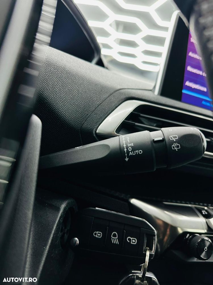 Peugeot 3008 PureTech 130 Stop & Start GPF Active - 32