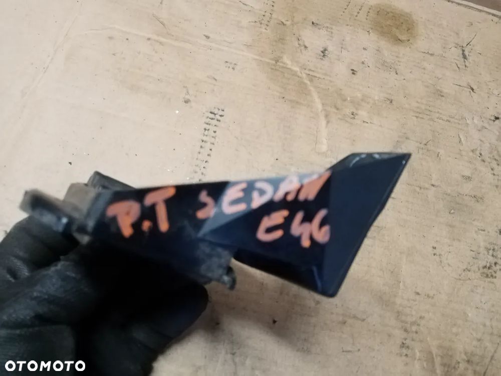 Ślizg zderzaka prawy tył BMW E46 8195322 - 5