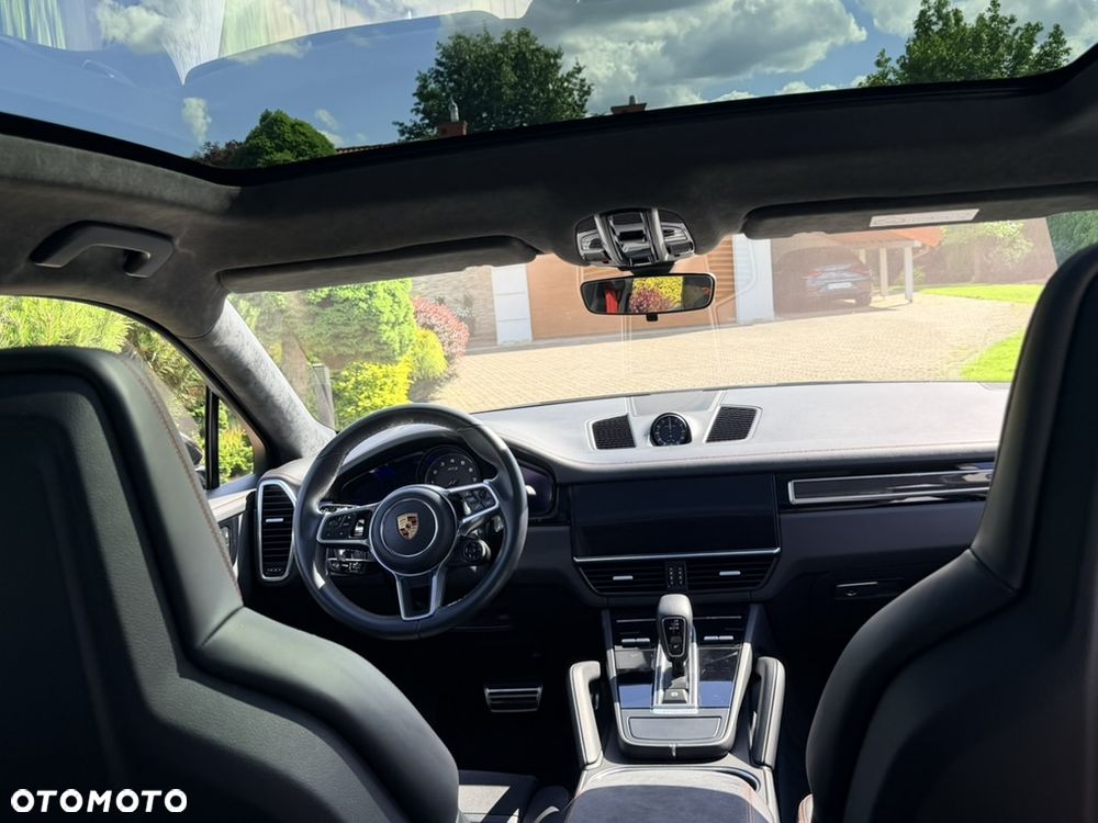 Porsche Cayenne GTS - 9