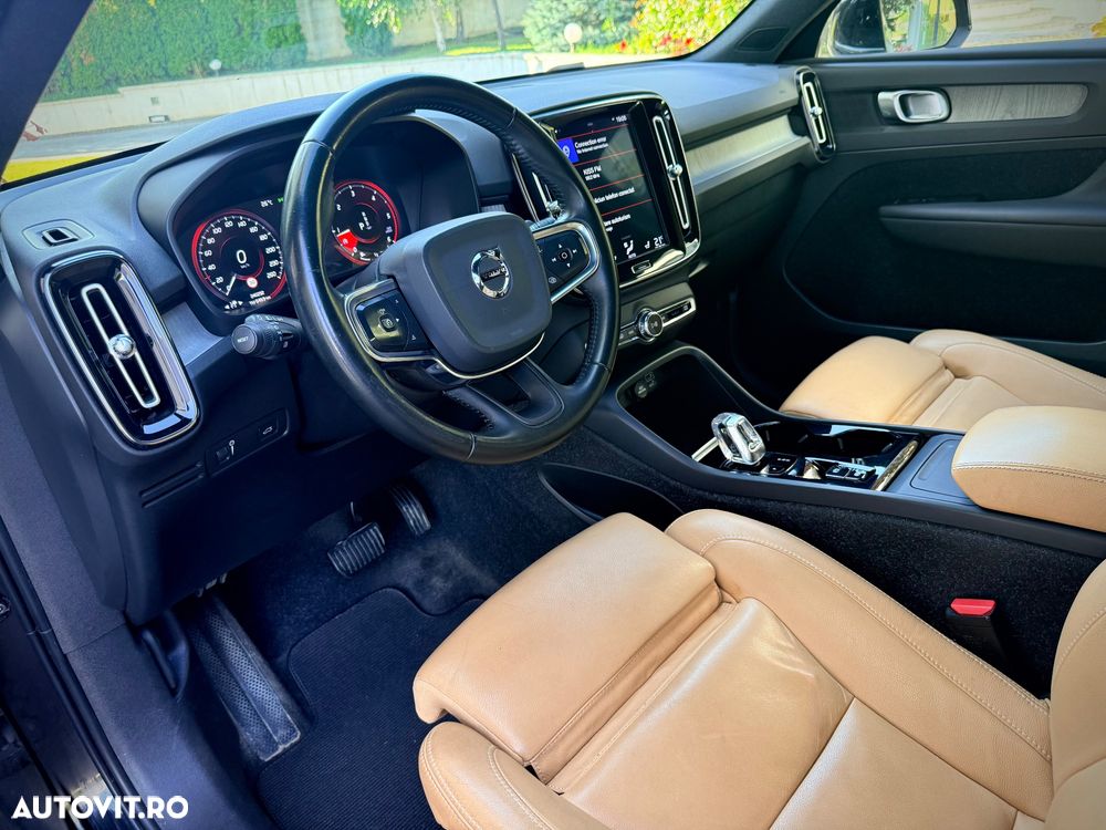 Volvo XC 40 D4 AWD Geartronic Momentum Pro - 4