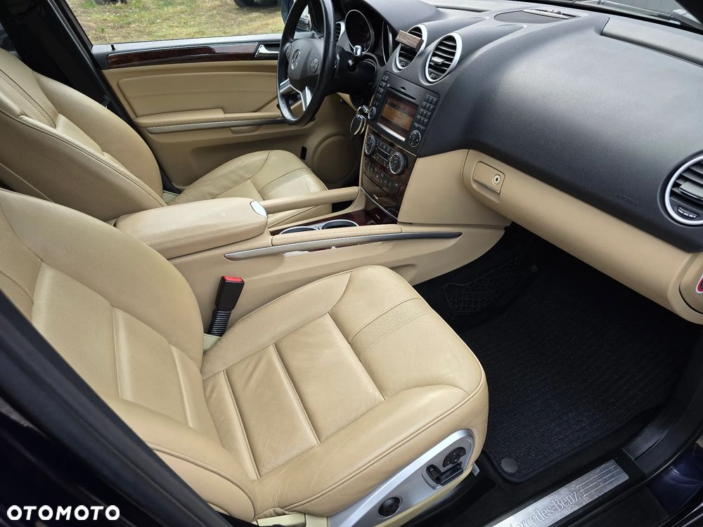 Mercedes-Benz ML 320 CDI 4Matic 7G-TRONIC DPF Edition 10 - 25