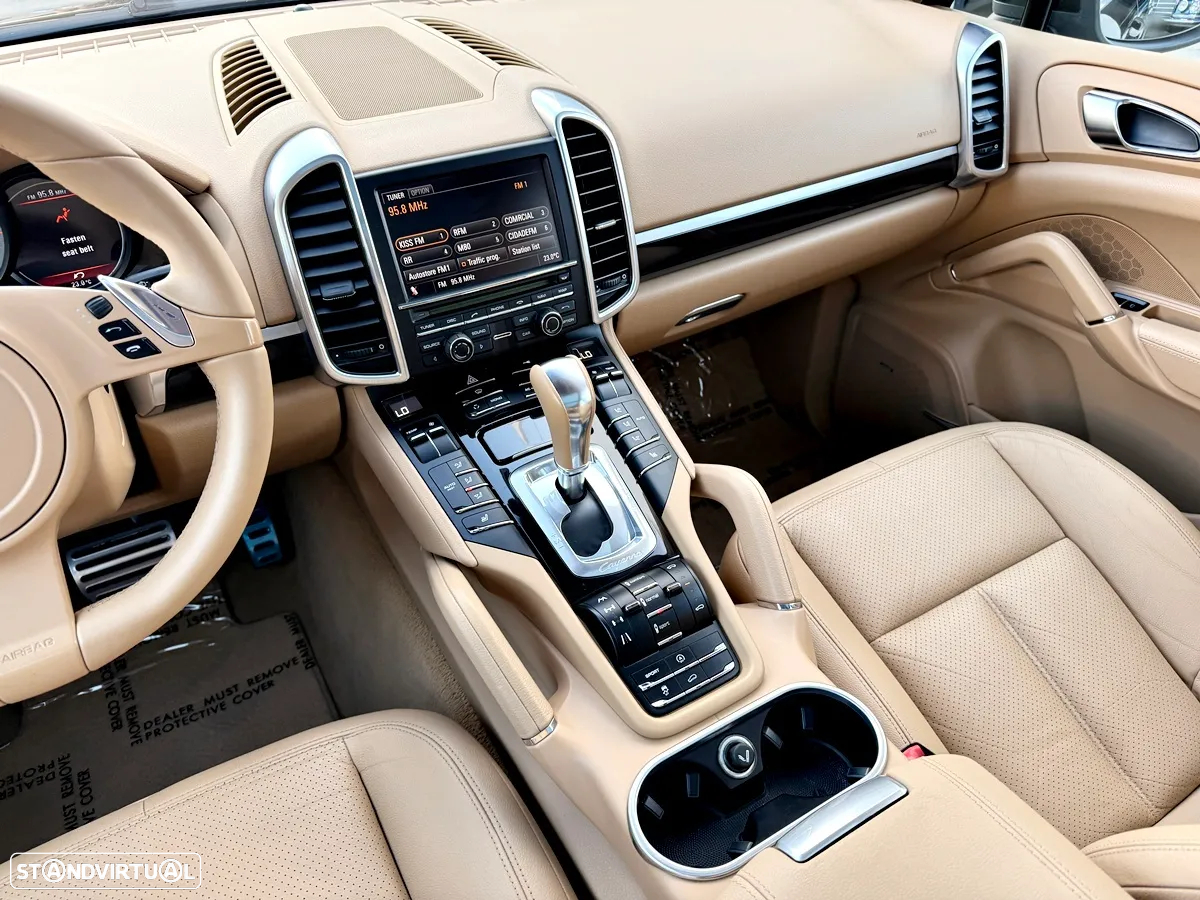 Porsche Cayenne S - 17