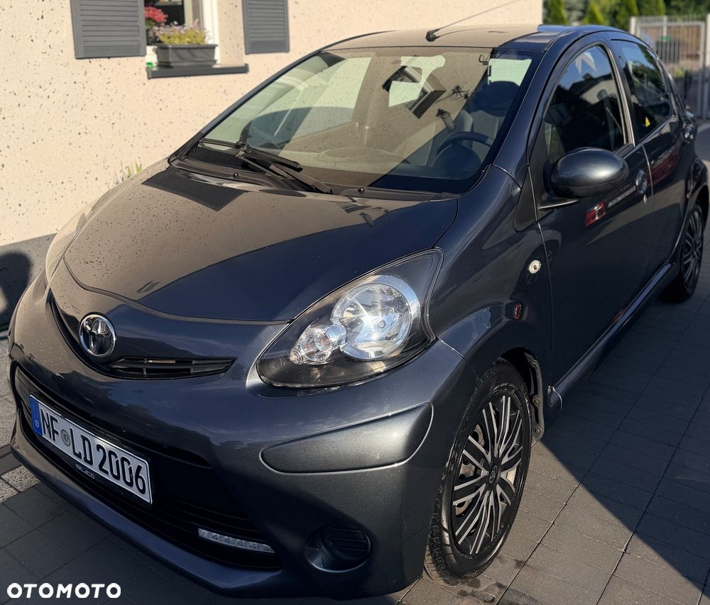 Toyota Aygo x-play - 16