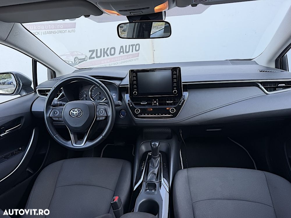 Toyota Corolla 1.8 Business Edition - 13