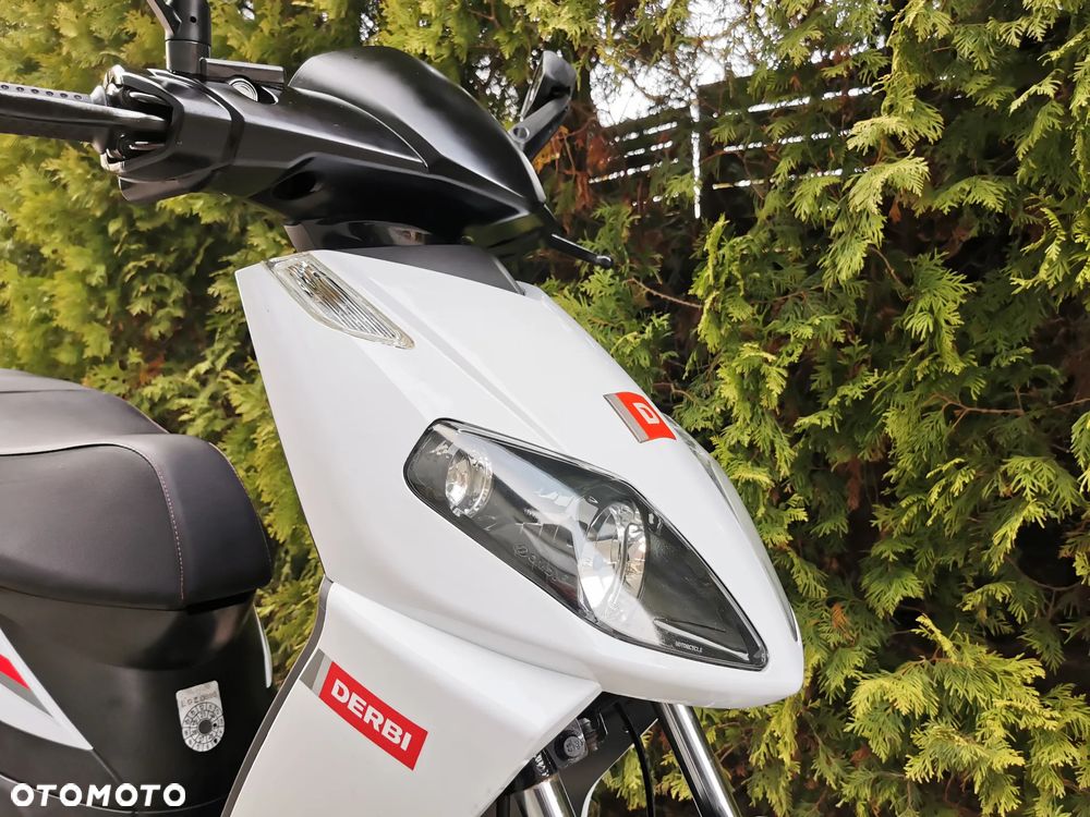Derbi Variant - 11