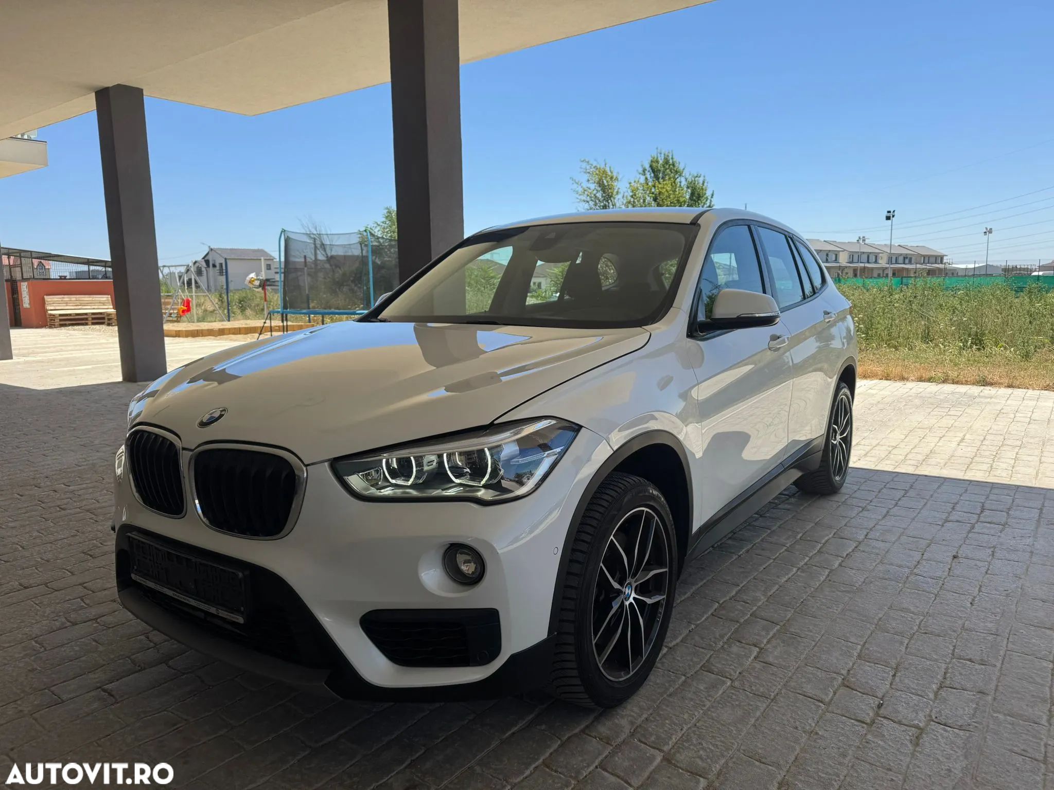BMW X1 sDrive20i Aut. Advantage - 1