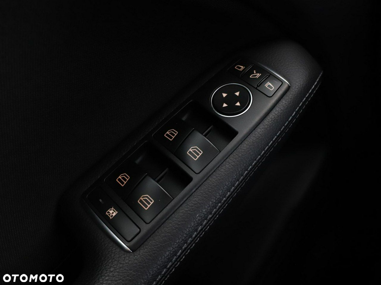 Mercedes-Benz Klasa B 180 CDI 7G-DCT - 35