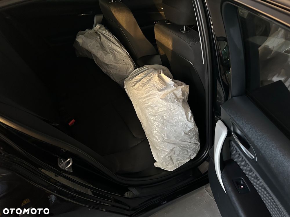 BMW Seria 1 118d Sport Line - 20