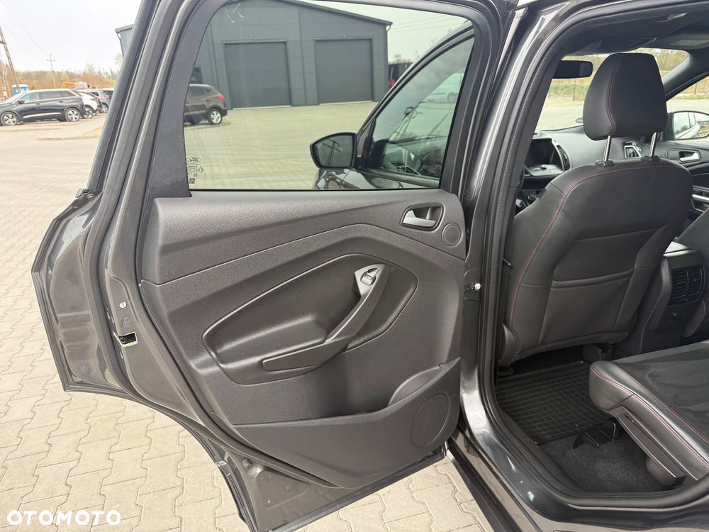 Ford Kuga 2.0 TDCi 4x4 ST-Line - 19