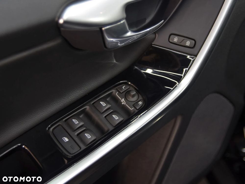 Volvo XC 60 D4 SCR AWD Inscription - 26