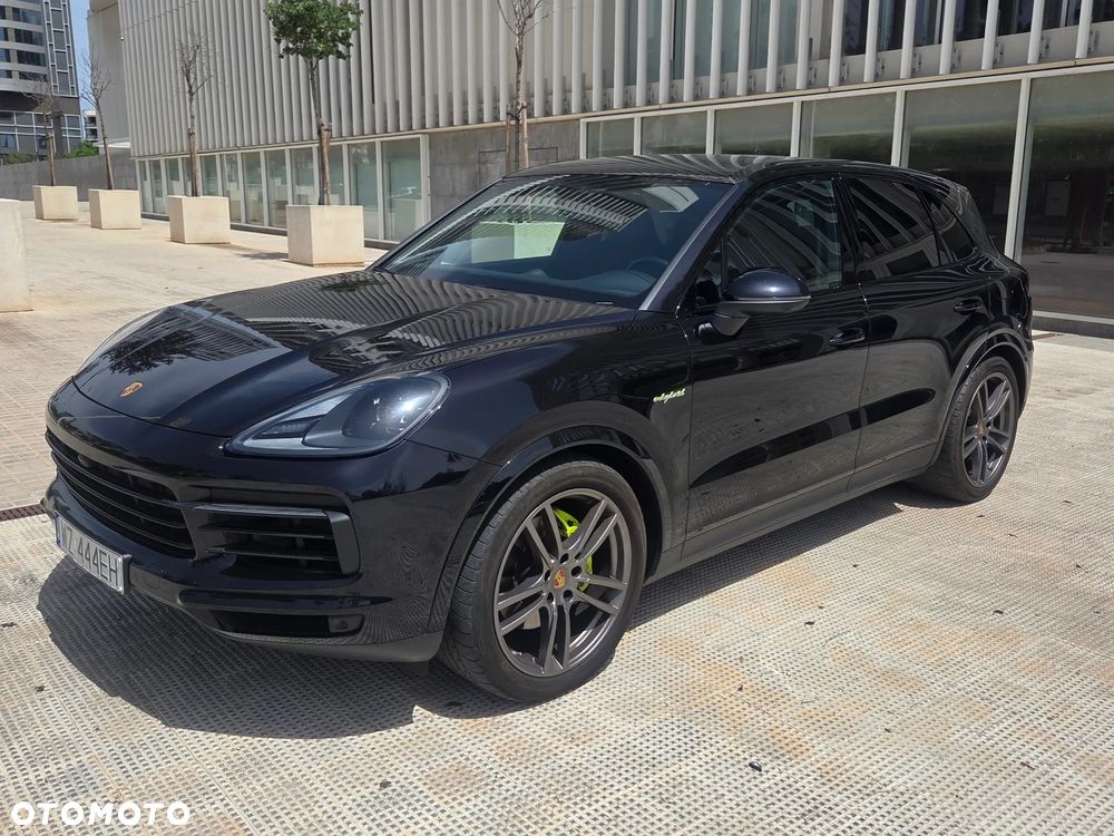 Porsche Cayenne - 1