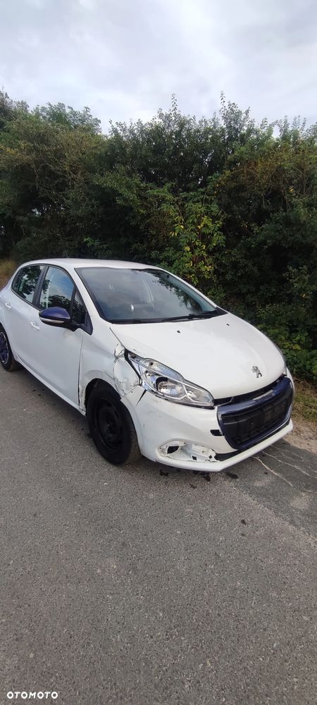 Peugeot 208 - 5