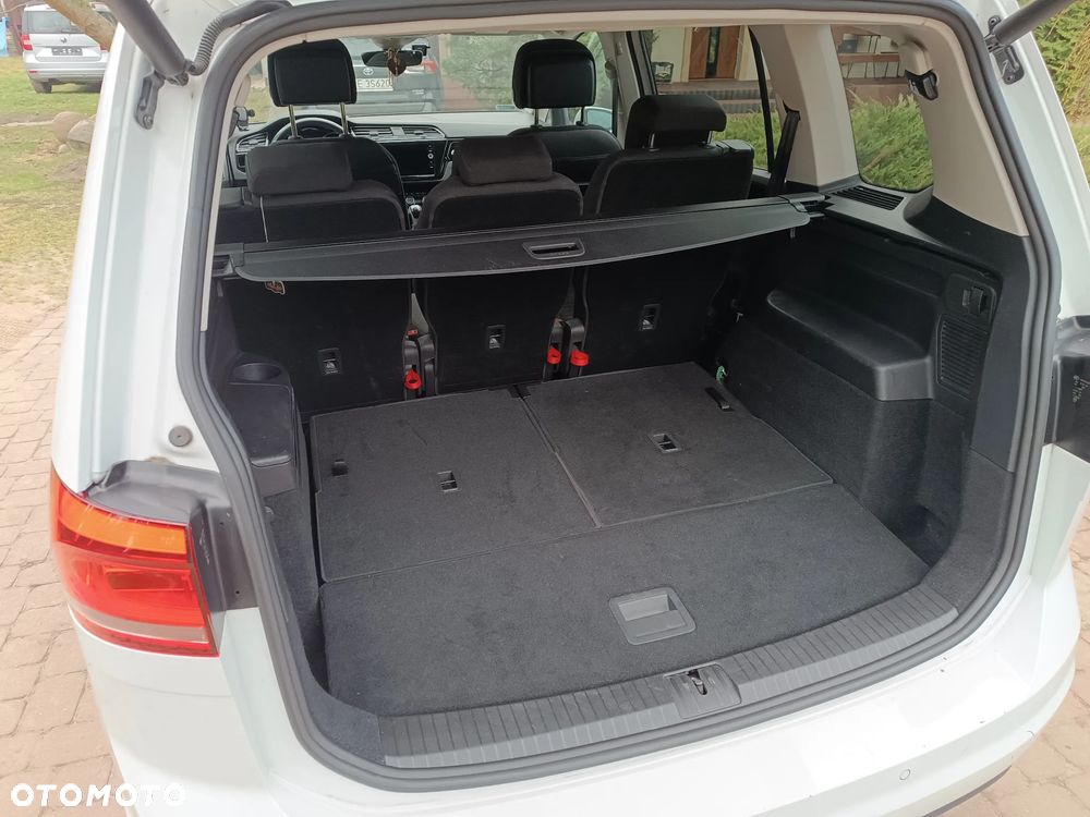 Volkswagen Touran 1.5 TSI EVO Highline - 32