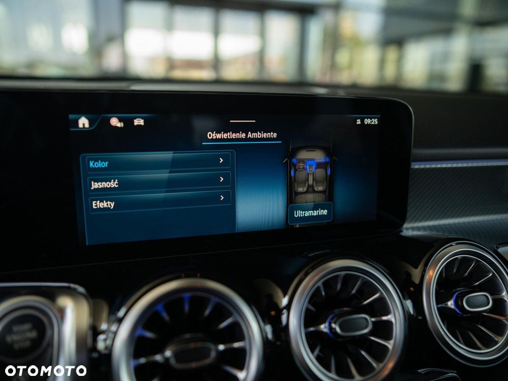 Mercedes-Benz GLB 220 mHEV 4-Matic AMG Line 8G-DCT - 25