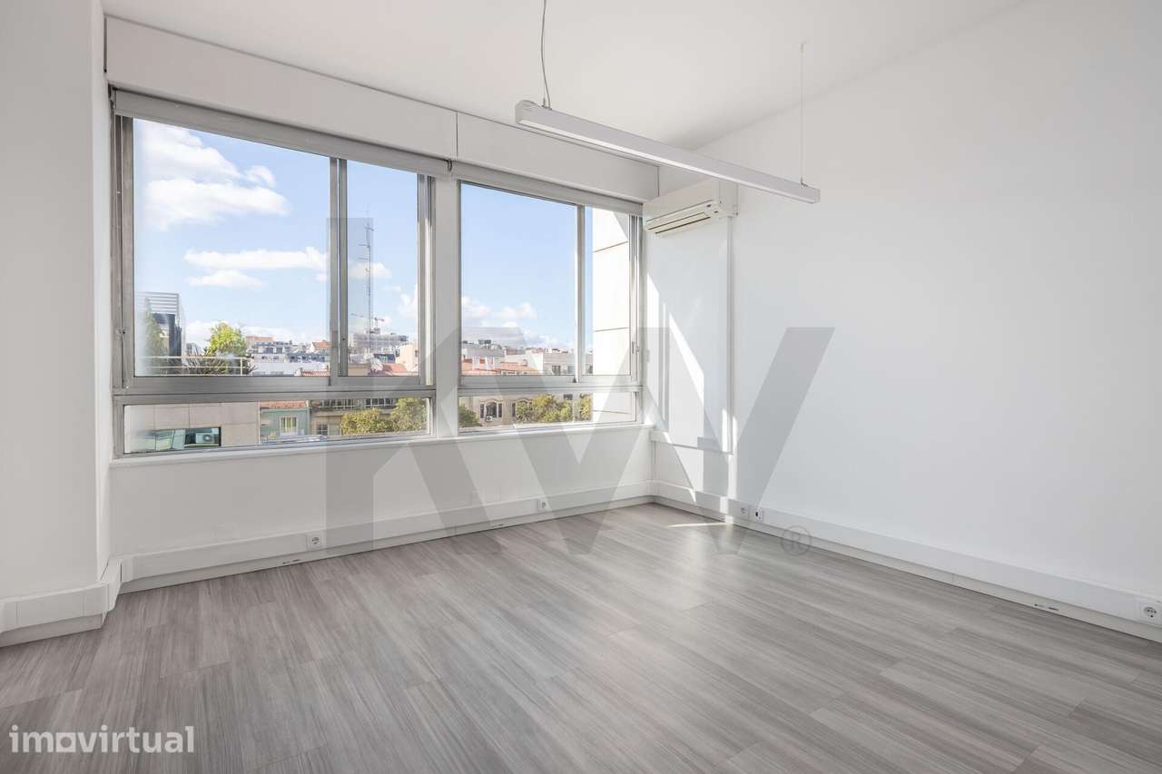 Escritório com 60 m2 na Av. Fontes Pereira de Melo – Avenidas Novas, L - Grande imagem: 4/11