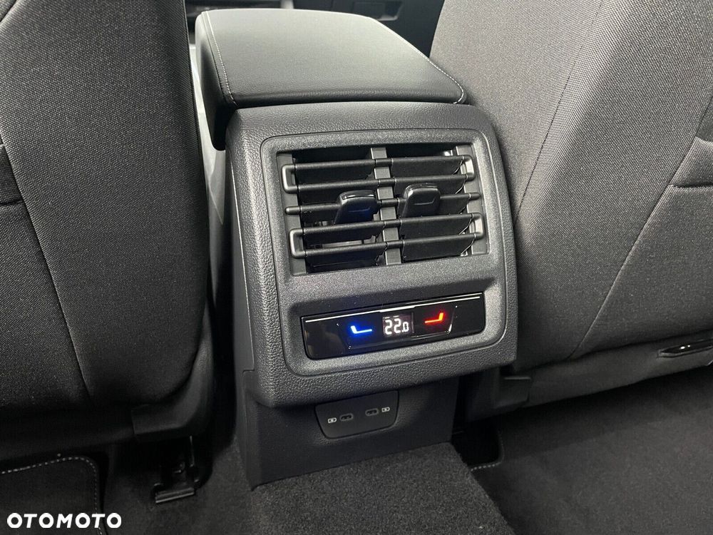 Volkswagen Golf Variant - 25