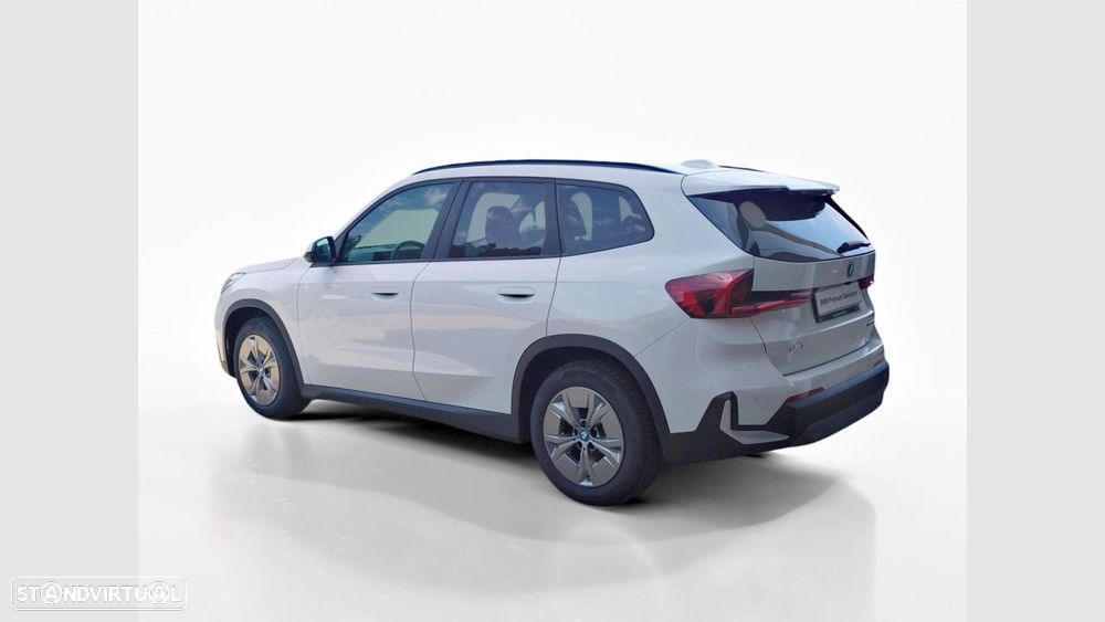 BMW iX1 xDrive30 — fotografia 2