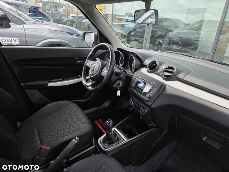 Suzuki Swift - 25