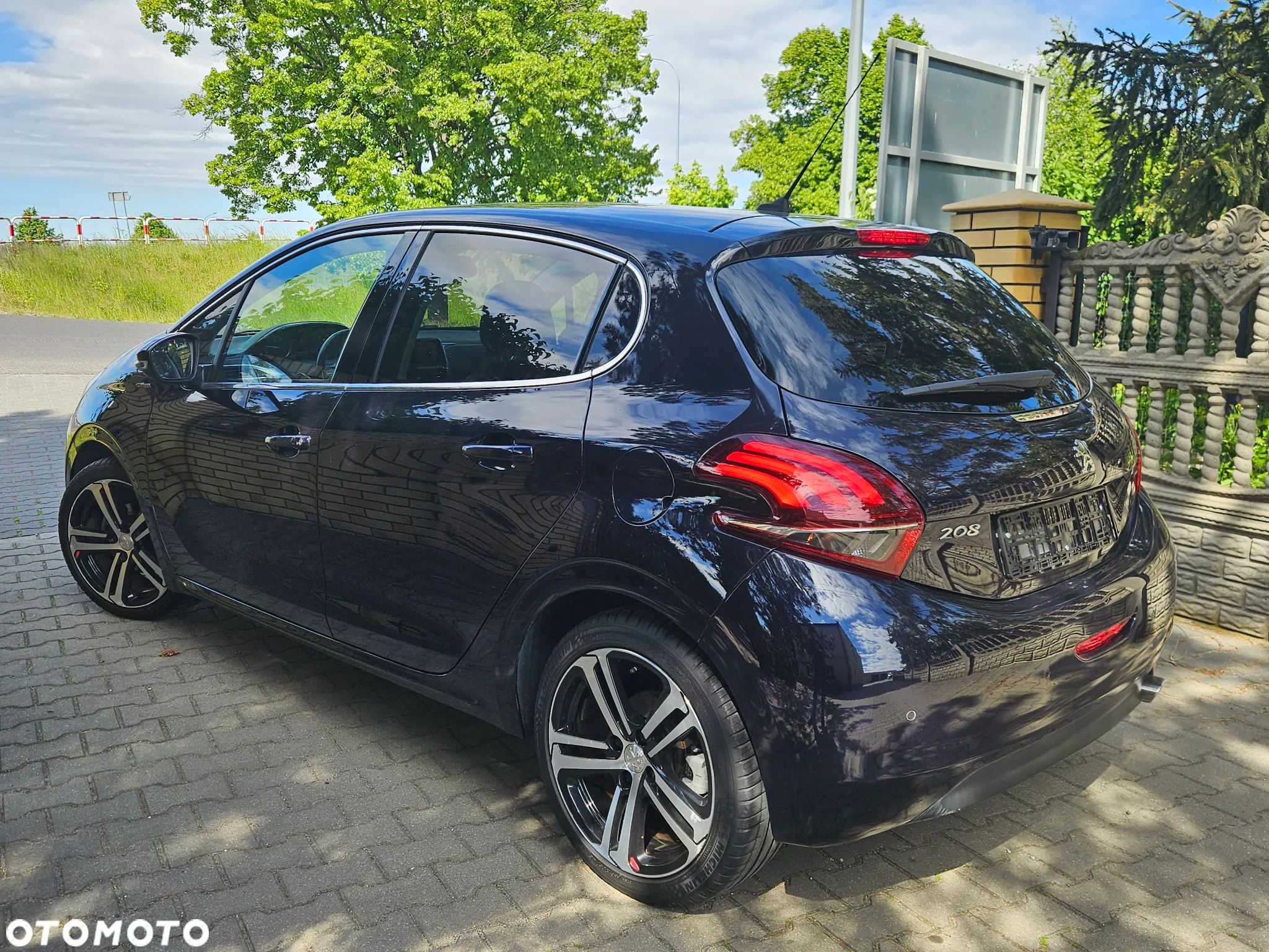 Peugeot 208 Blue-HDi 100 Stop&Start Allure - 13