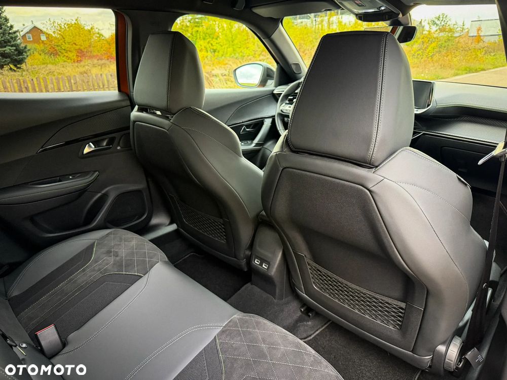 Peugeot 2008 1.2 PureTech GT S&S EAT8 - 37