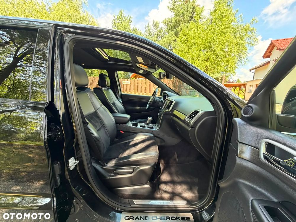 Jeep Grand Cherokee - 26