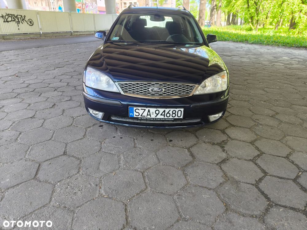 Ford Mondeo 1.8 Ghia - 10