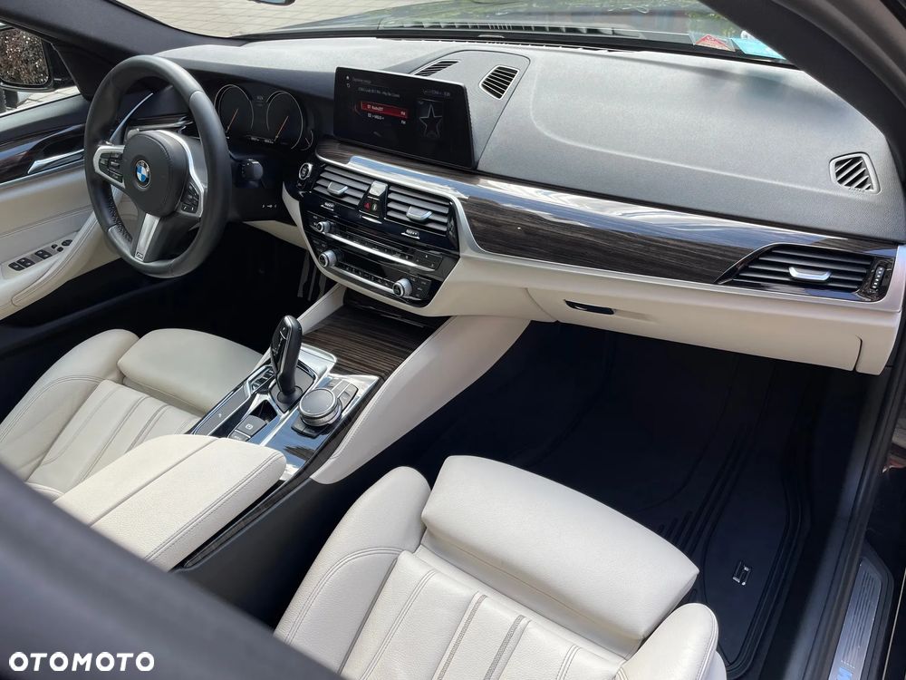 BMW Seria 5 530i xDrive M Sport sport - 30