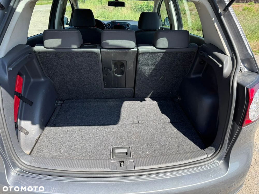 Volkswagen Golf Plus 1.9 TDI DSG United - 25
