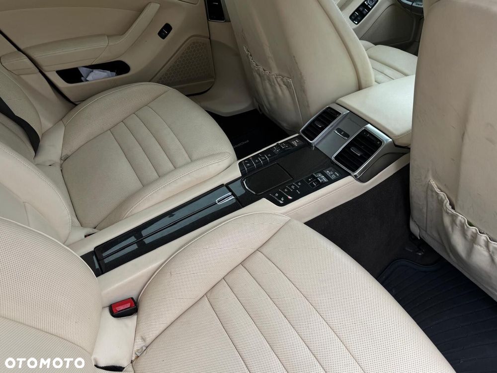 Porsche Panamera 4 - 27