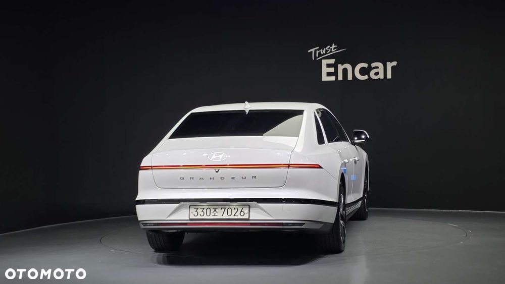 Hyundai Grandeur - 3