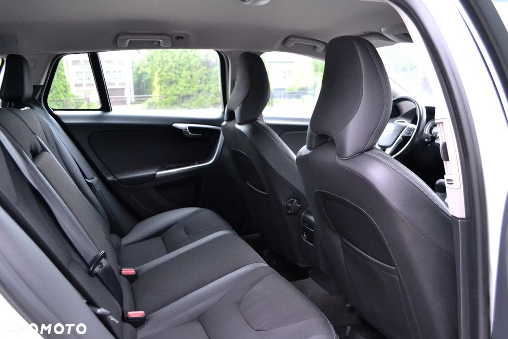 Volvo V60 DRIVe Momentum - 10