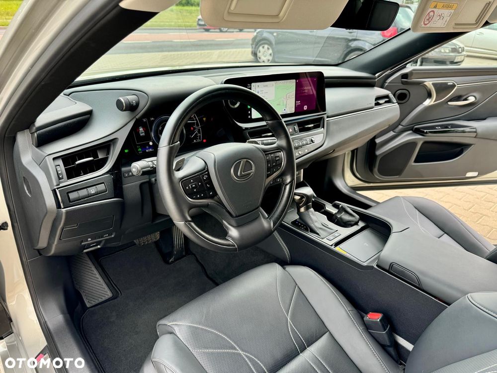 Lexus ES 300h Prestige - 8