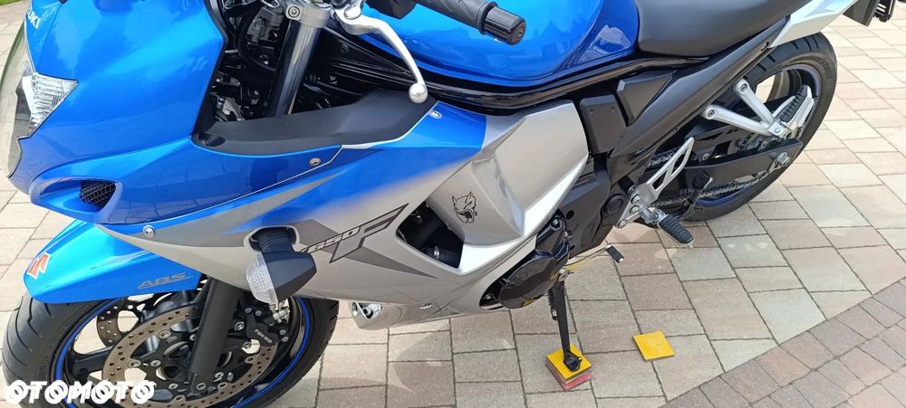 Suzuki GSX - 15