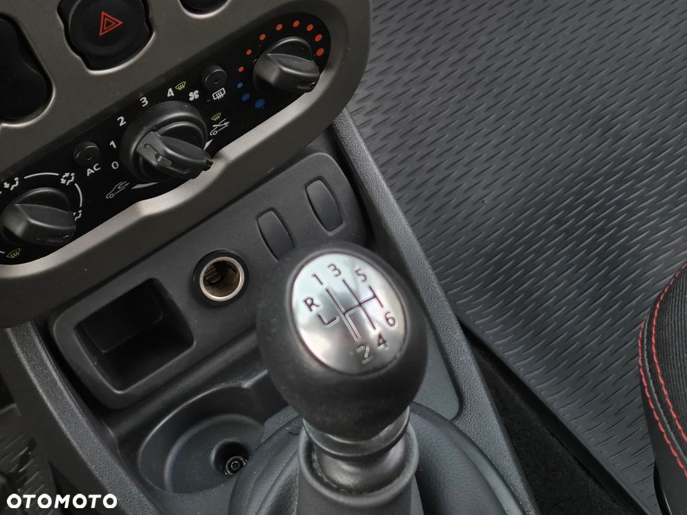 Dacia Duster dCi 110 FAP 4x2 Prestige - 36