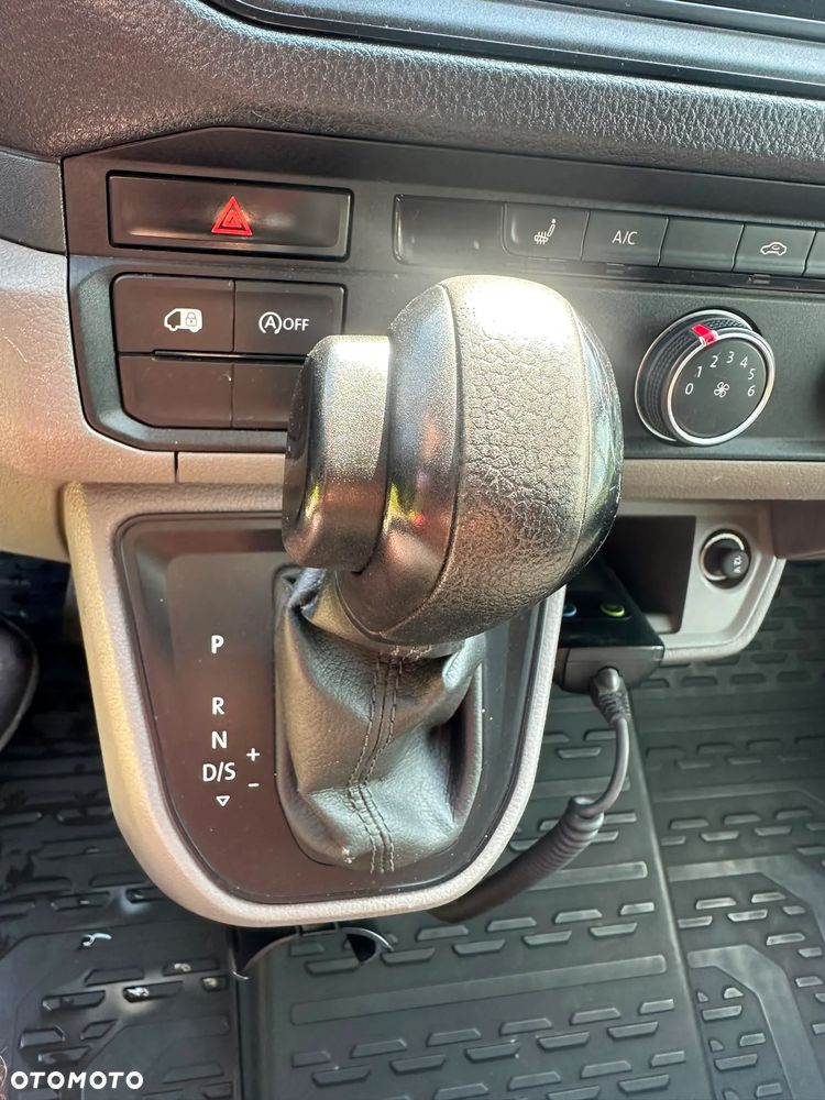 Volkswagen Crafter MAXI L4 2.0 diesel 177kM 2018 rok, WEBASTO, HAK, KAMERA-PEŁNA OPCJA WYPOSAŻENIA, STAN BARDZO DOBRY! - 19