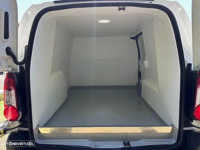 Citroën BERLINGO LONGA ISOTÉRMICA 3 LUG. - 4