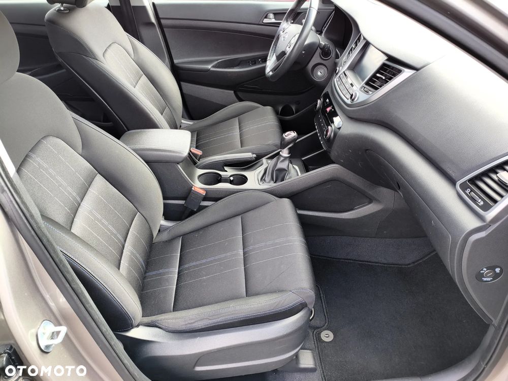 Hyundai Tucson blue 1.6 GDi 2WD Navi - 16