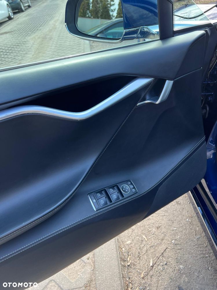 Tesla Model S Dual Motor Allradantrieb Performance - 25