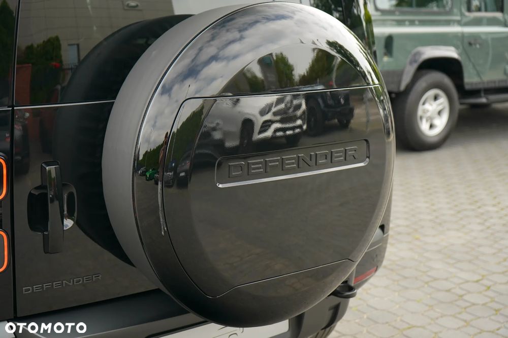 Land Rover Defender 3.0 D250 mHEV X-Dynamic SE - 10