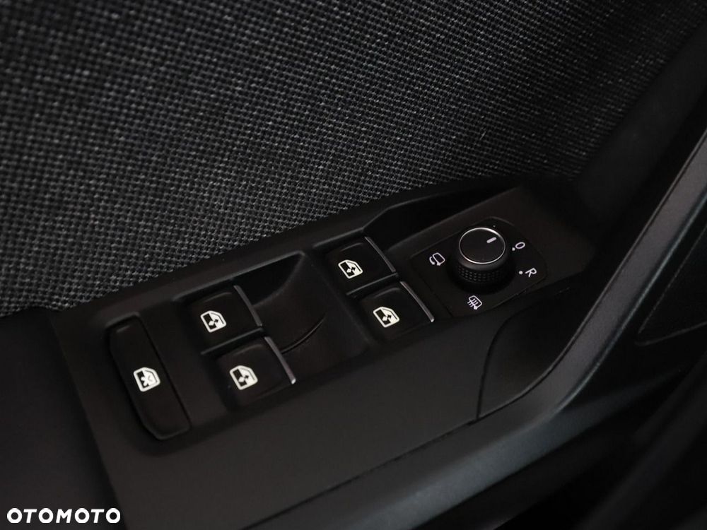 Seat Leon Sportstourer 1.5 eTSI ACT OPF DSG Xcellence - 36
