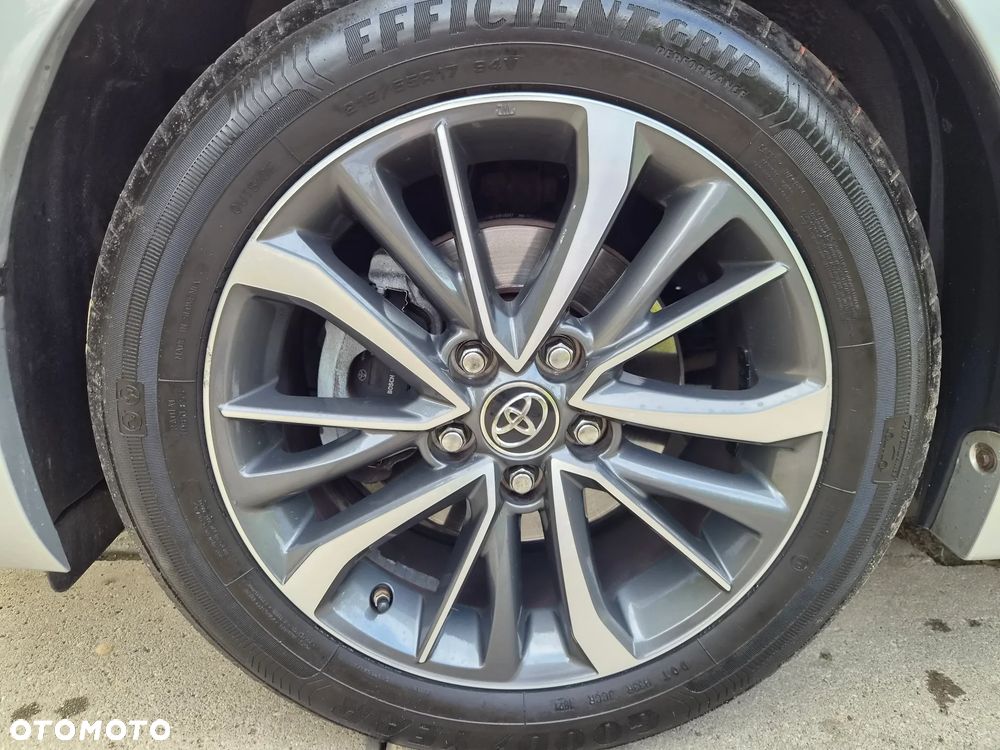 Toyota Avensis 1.8 Sol plus NAVI - 14