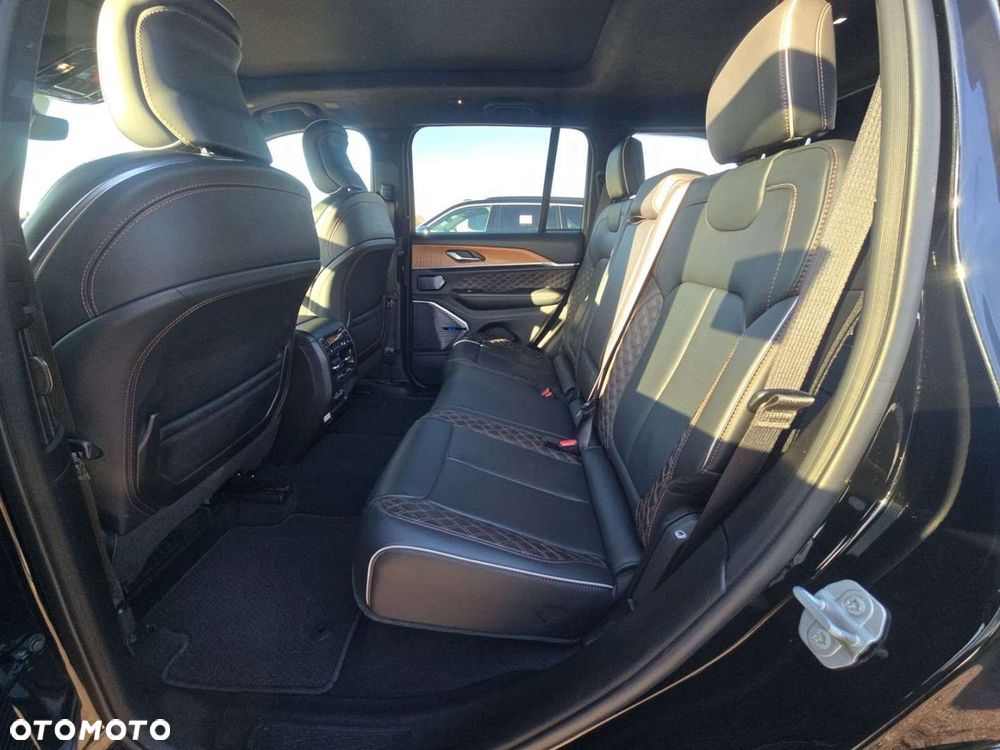 Jeep Grand Cherokee - 4