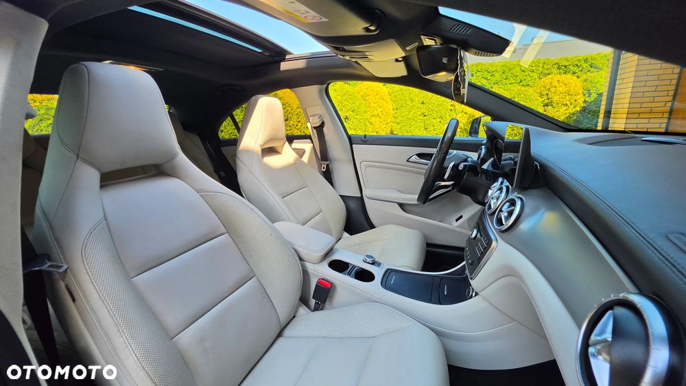 Mercedes-Benz CLA 200 d 7G-DCT AMG Line - 26