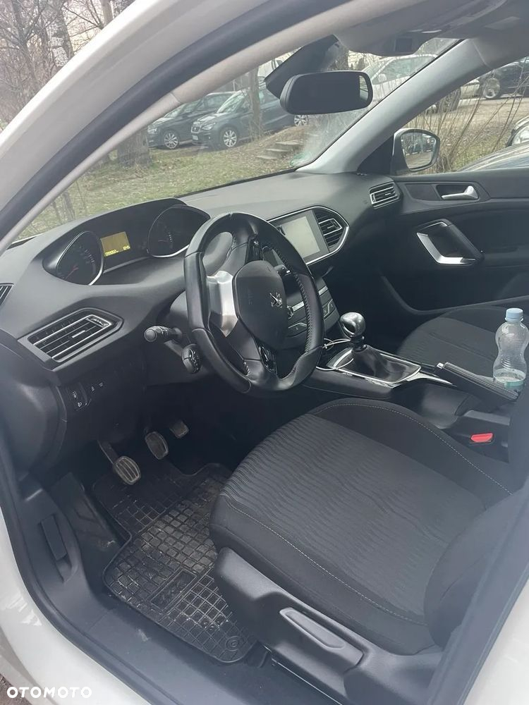 Peugeot 308 1.2 PureTech Active S&S - 3