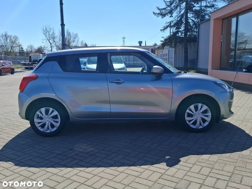 Suzuki Swift 1.2 Dualjet SHVS Premium CVT - 4