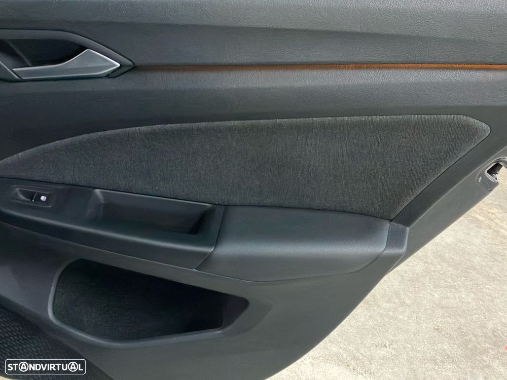 VW Golf 1.0 TSI Life - 23