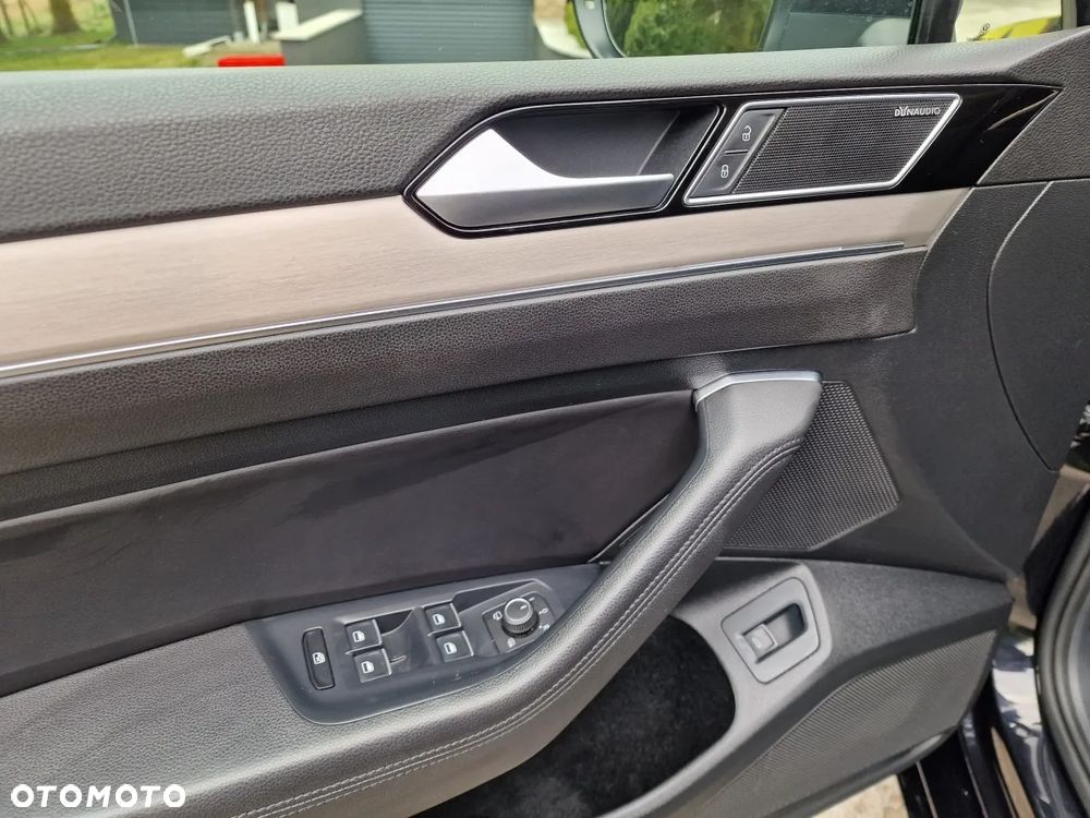 Volkswagen Passat Variant 2.0 TDI Bi-Turbo BMT 4Mot Highline DSG - 12